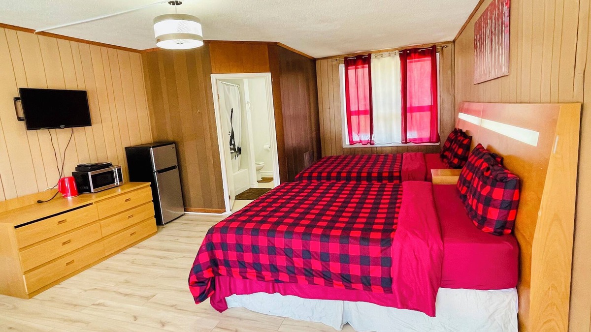 Gravenhurst Hotel | Muskoka Nights Motel