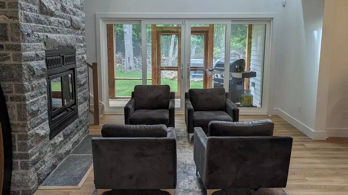 Torrance House | Muskoka Quiet Retreat