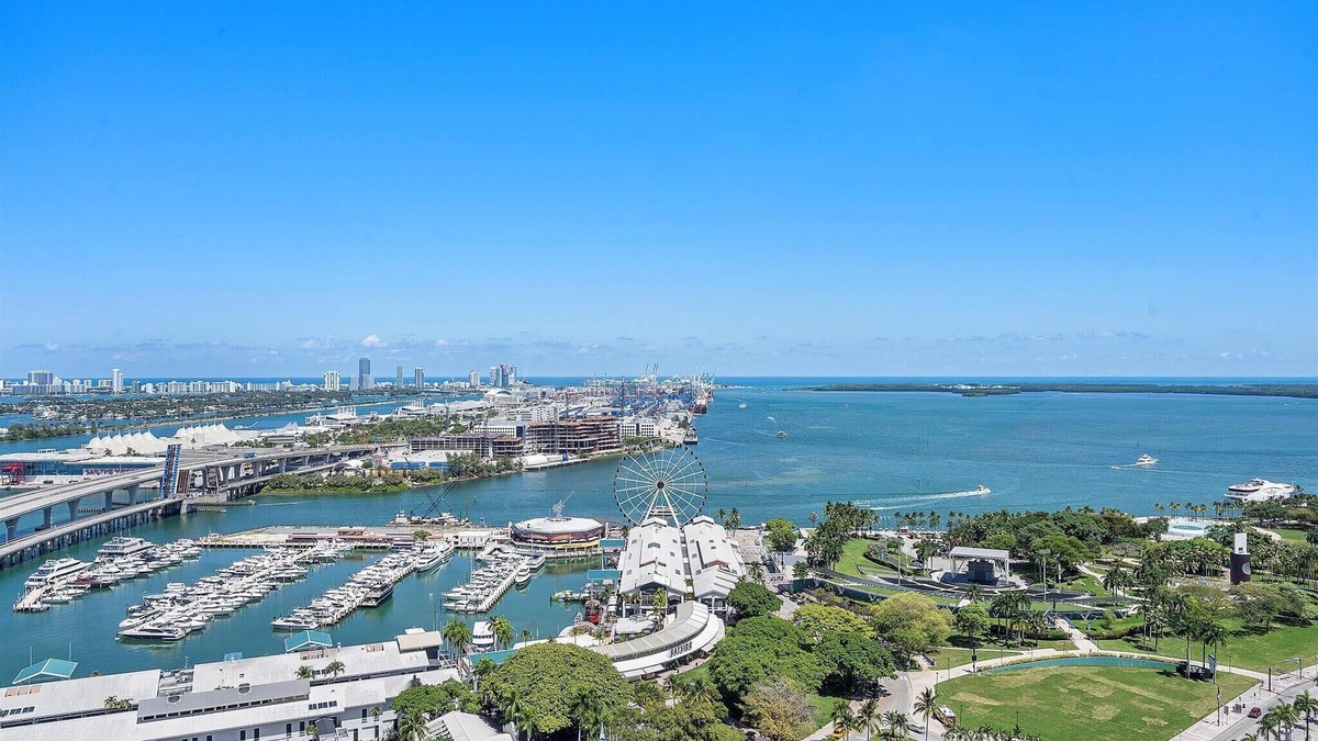 Downtown Miami Apartment | MVR - Only for VIP Travelers - Luxe Stay in Downtown