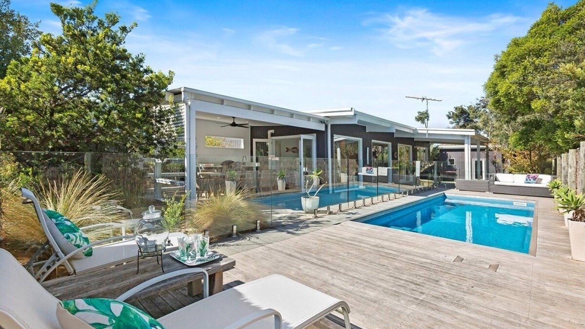 Blairgowrie House | My Blue Waters - Family friendly holiday home with pool in Blairgowrie.