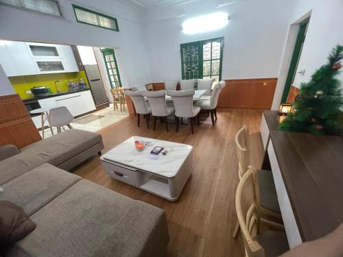 Tay Ho Bed & Breakfast | My home litte