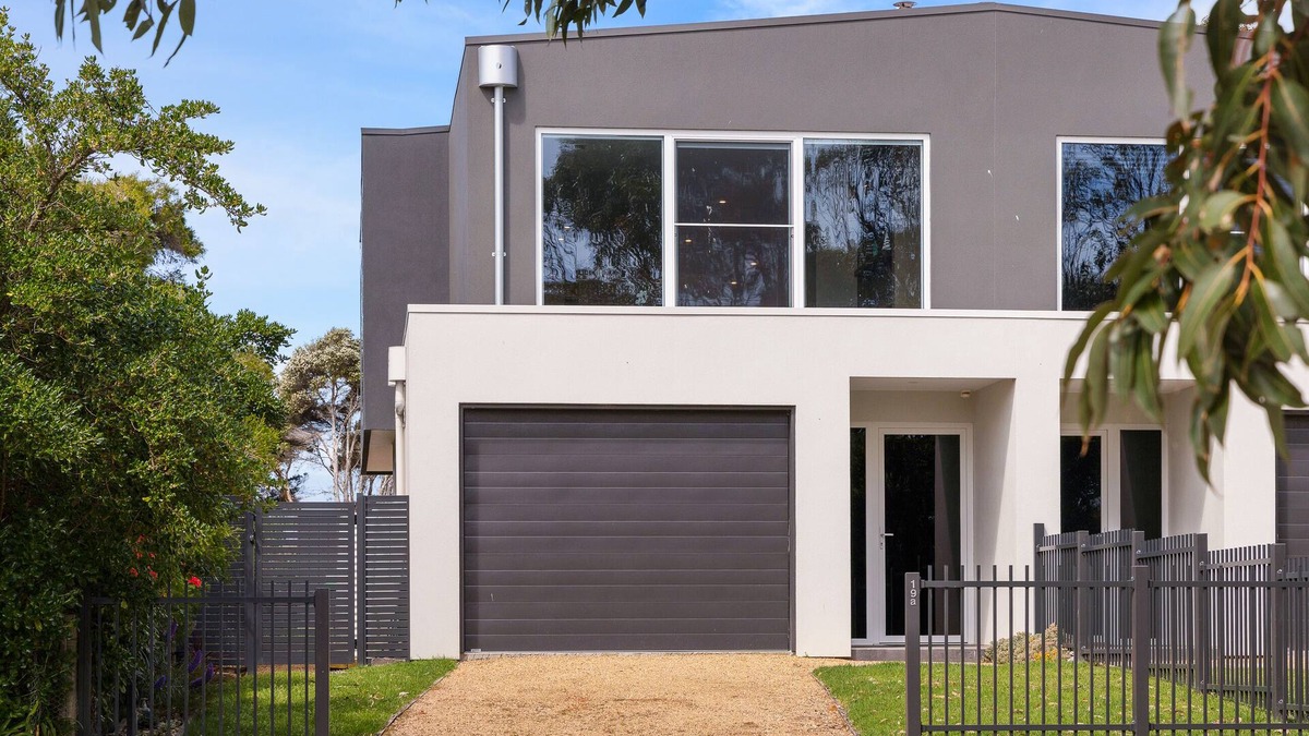 Ventnor House | My Island Home by Ready Set Stay
