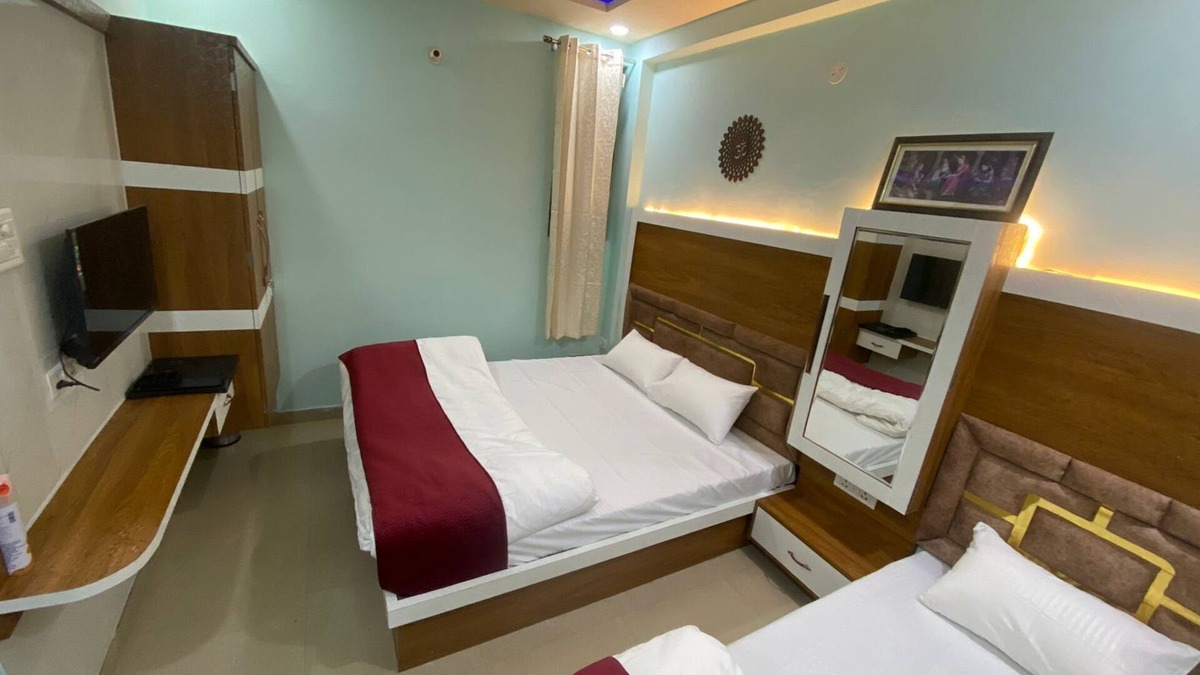 Varanasi Apartment | My property is in the middle of Kashi, Kashi Vishwanath temple is 1.5km away