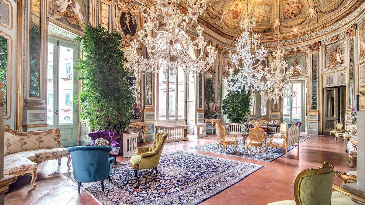 Montecalvario Villa | My Rental Homes - Palazzo Doria luxury building in the historic center of Naples