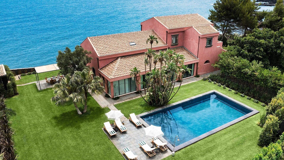 Pozzillo Villa | My Rental Homes - Villa Pozzillo with swimming pool and private sea access