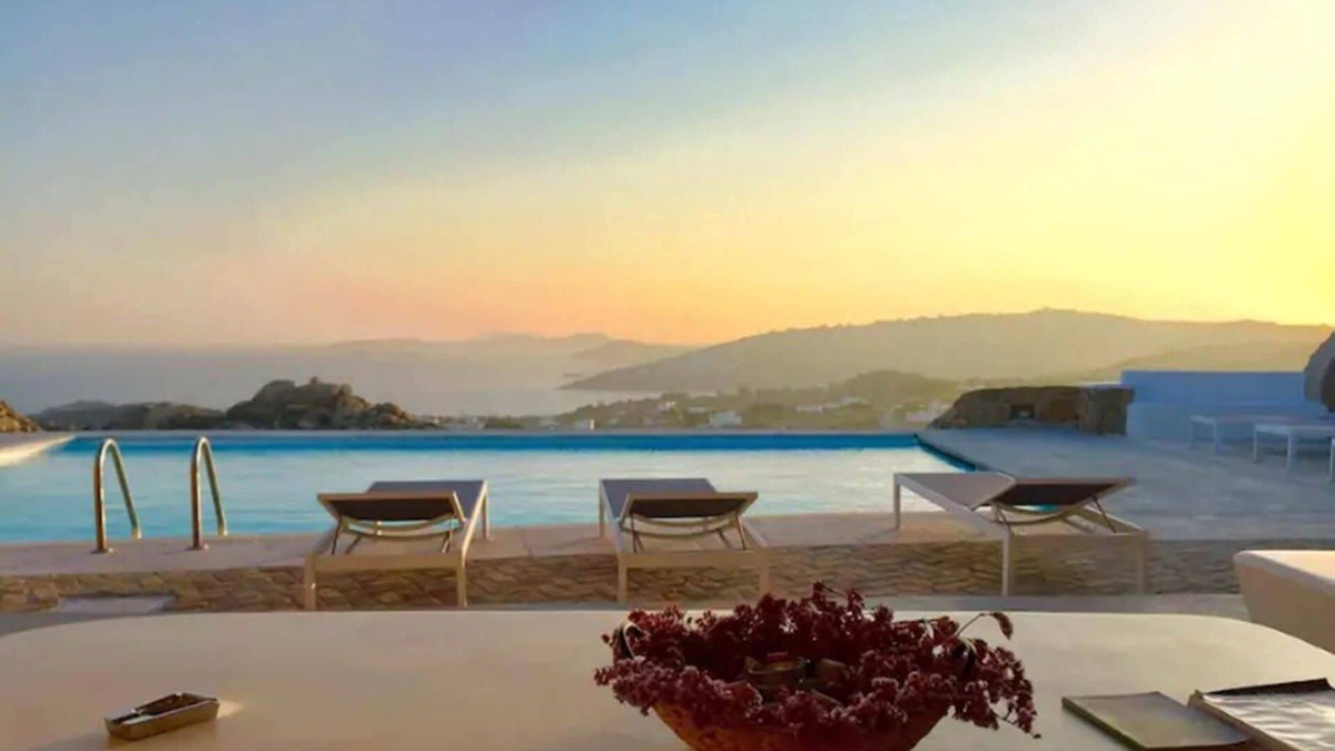 Paraga Villa | My Rental Homes - Villa Pirgi with swimming pool and panoramic sea views.