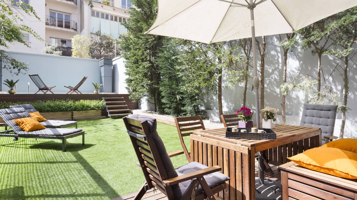Sant Gervasi Apartment | My Space Barcelona 2 Apart. with private pool in Sant Gervasi for 20 people