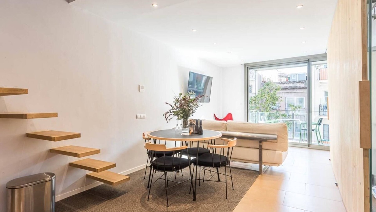 Sant Gervasi Apartment | My Space Barcelona apartment with large terrace close to Barraquer clinic