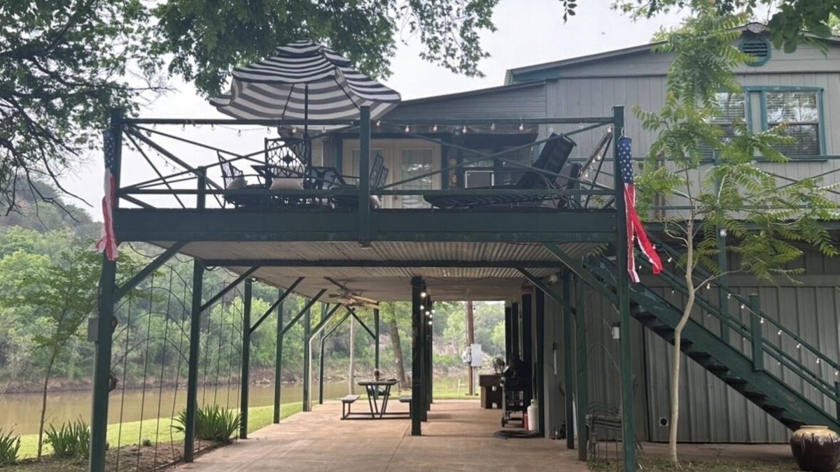 Dennis House | Myers Corner ~ Brazos River House