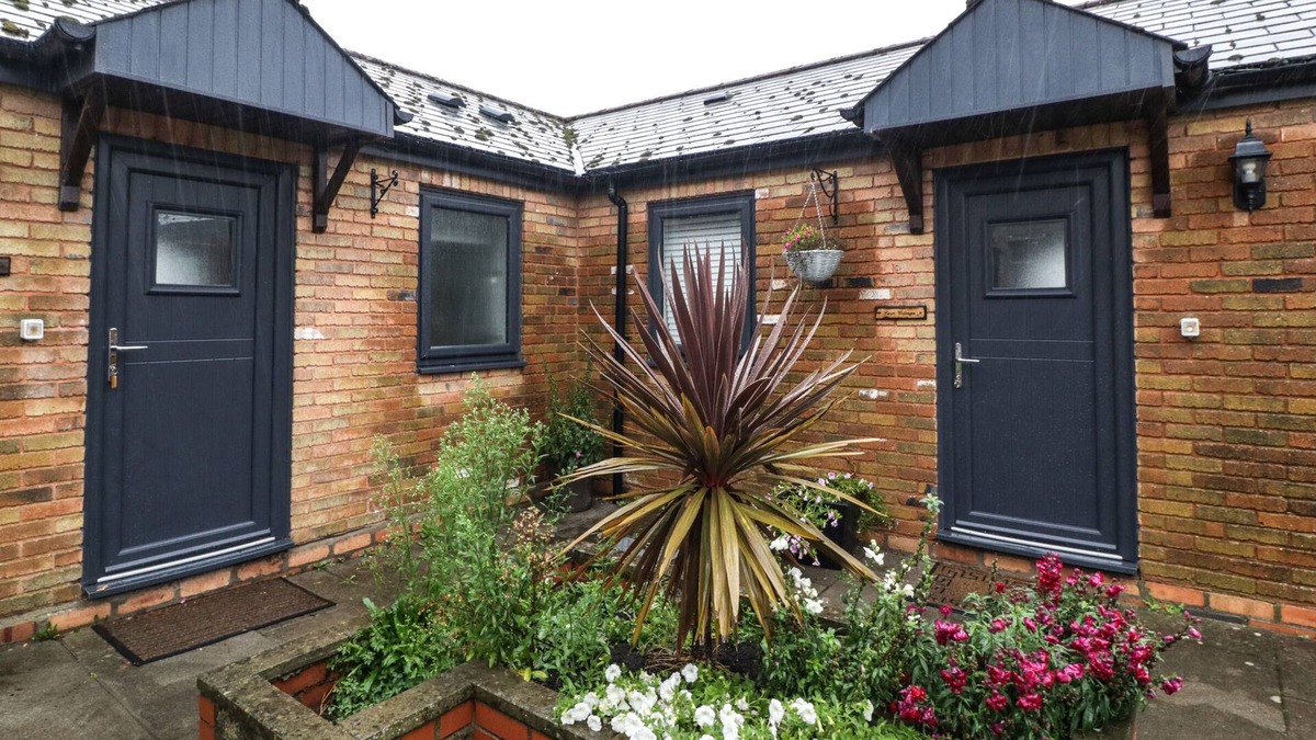 Nantgarw Cottage | Myrtle Cottage