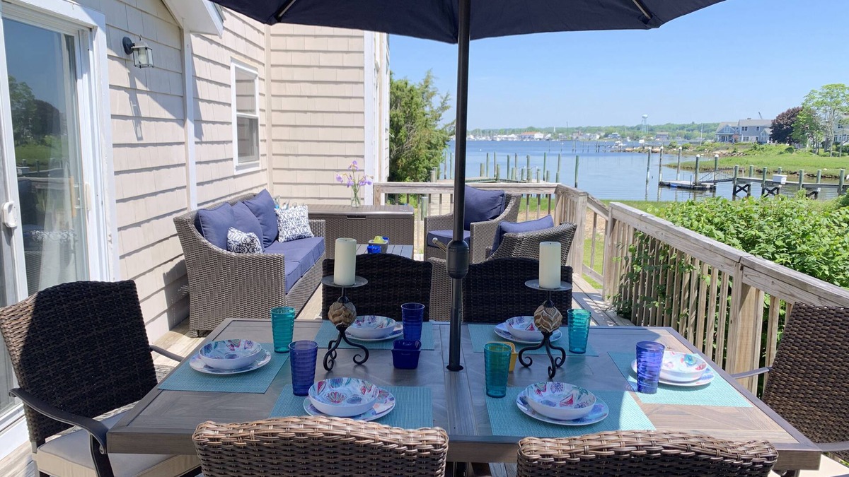 Mystic - New London House | Mystic River Waterfront with Dock, Kayaks and more. Minutes to historic Mystic