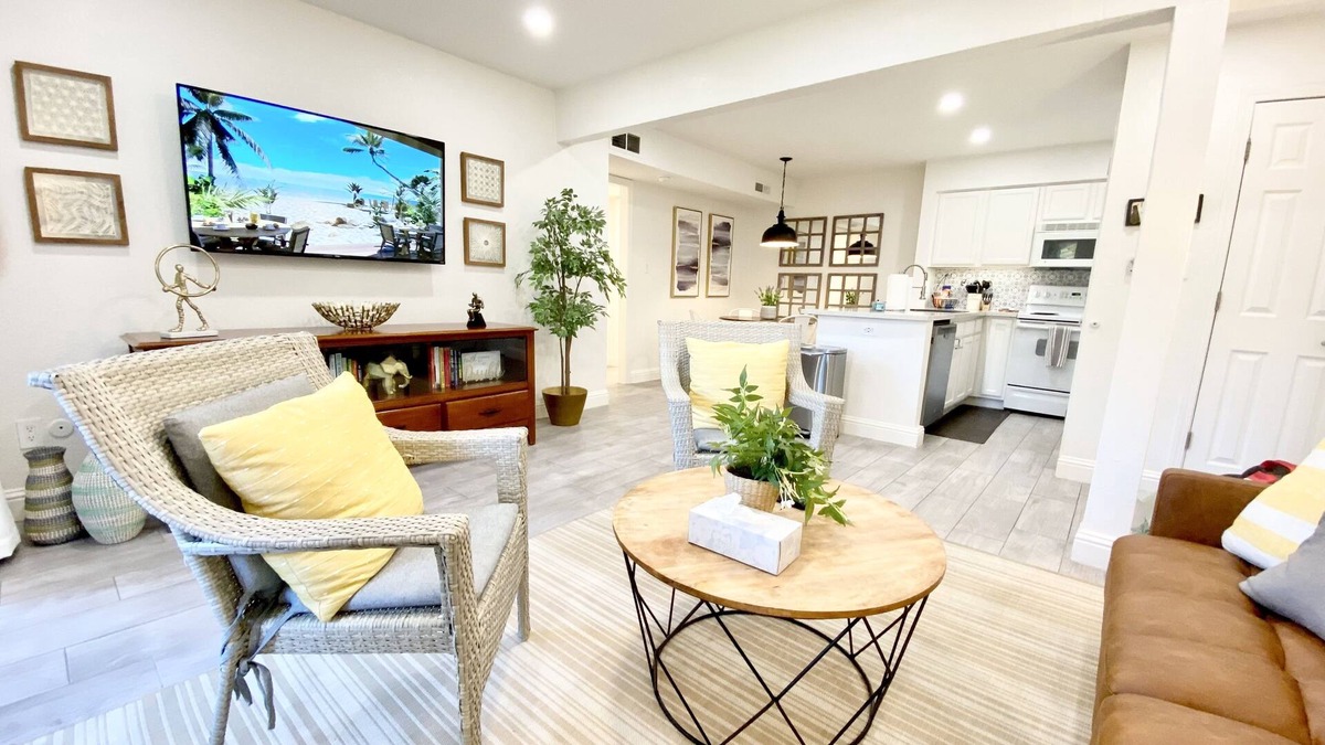 Downtown Condo | Mysuitescape at Villa Borgatta