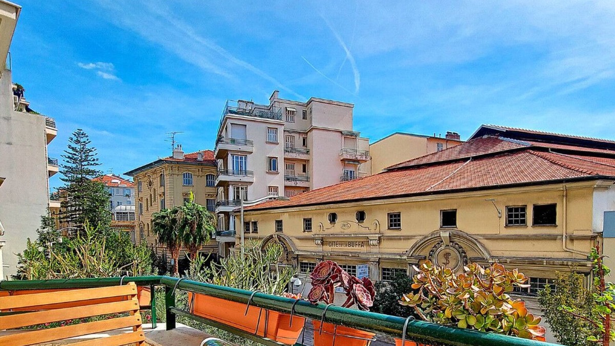 Gambetta Apartment | N&J - PANTAI - Central - Close sea - Balcony