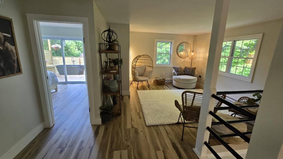 Town of Sharon House | n Relax with family or friends at this quiet & clean country 3 bedroom home