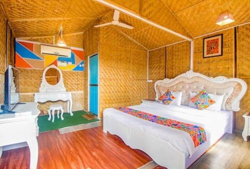 Calangute House | N S beach cottage bar restaurant
