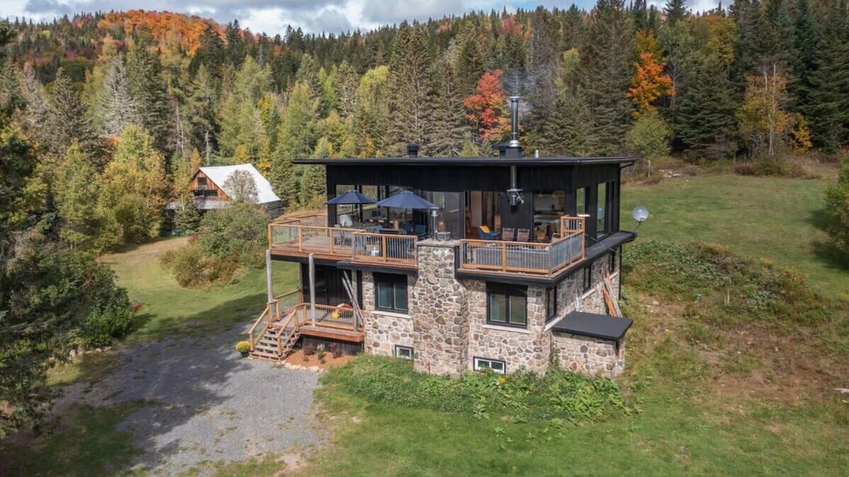 Saint Donat Ski Chalet | Nature Haven, Spa, Lake, and Starry Nights