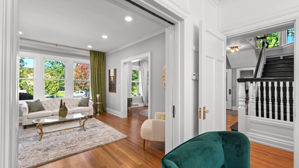 Detroit House | nA charming 5 bedroom home located in the historic district of downtown Detroit