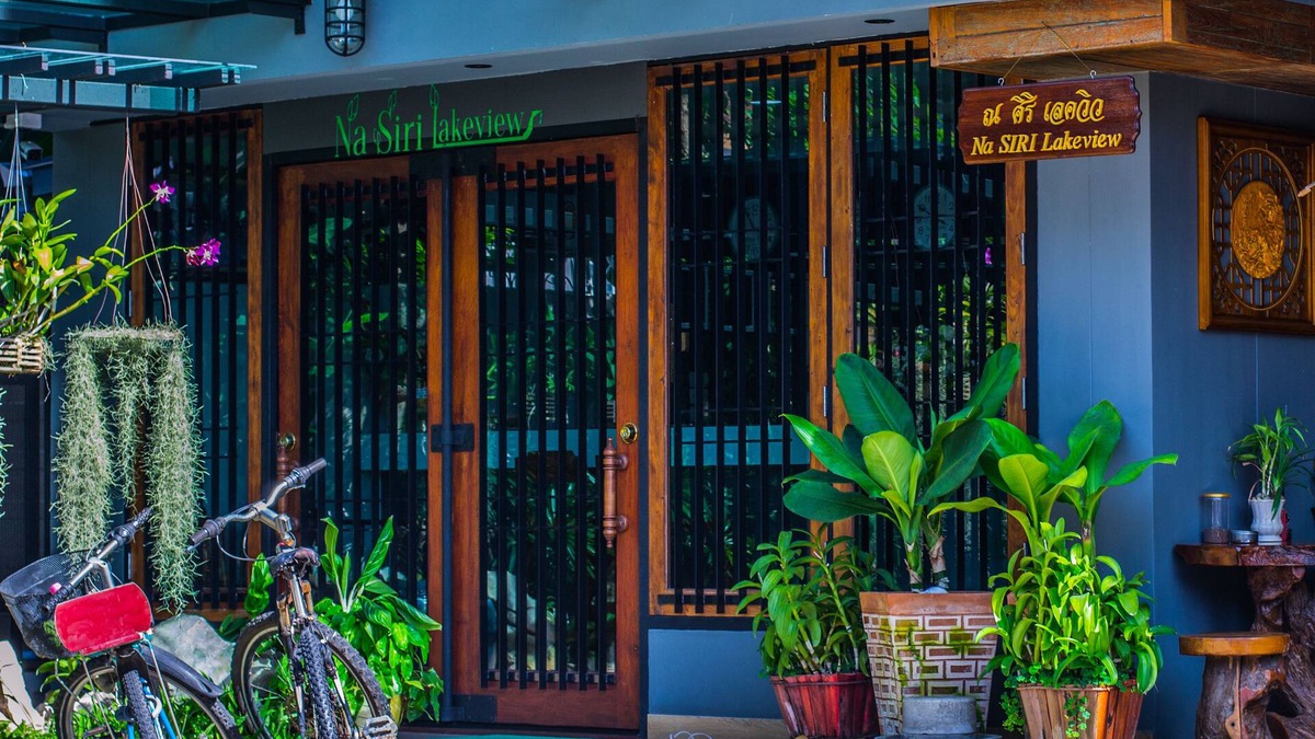 Racha Thewa Hotel | Na Siri Lakeview