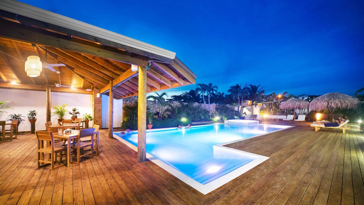 Antoneys Cay Hotel | Naboo Resort & Dive Center - Adults Only