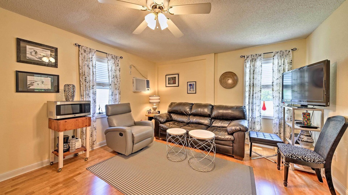 Nags Head Apartment | Nags Head Apt with Patio - 1/2 Mile Walk to Beach!