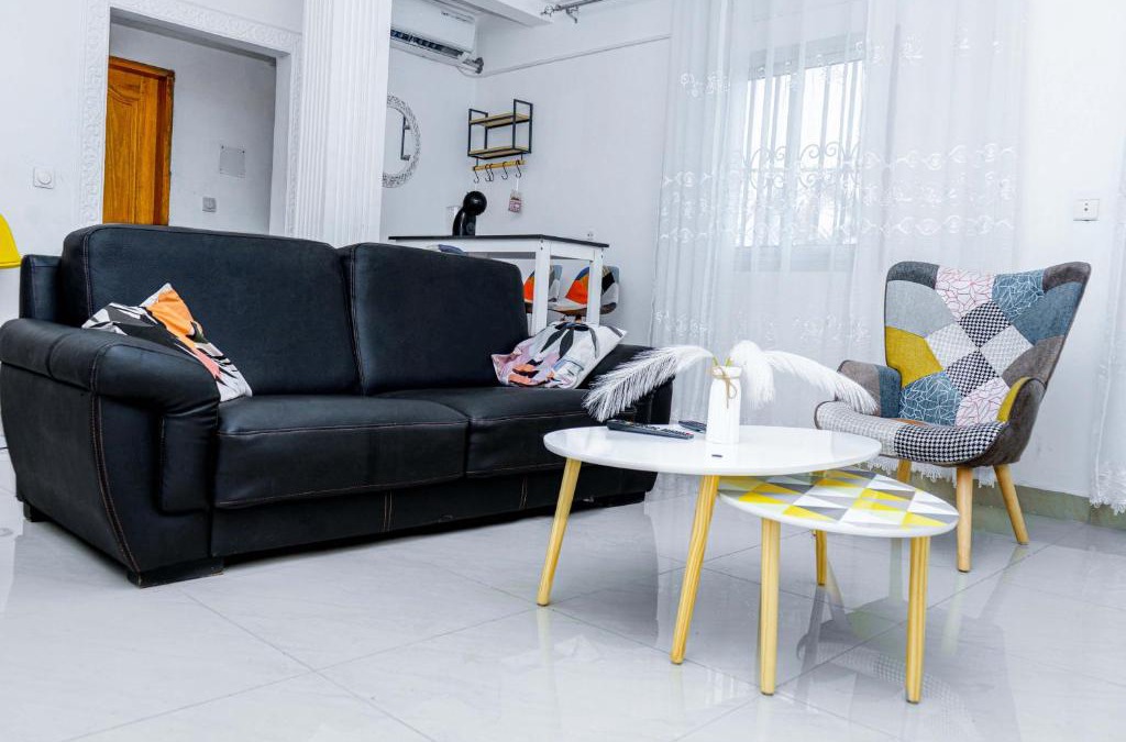 Douala Apartment | NAIVELI-PALM Appartement meublé sobre et chic
