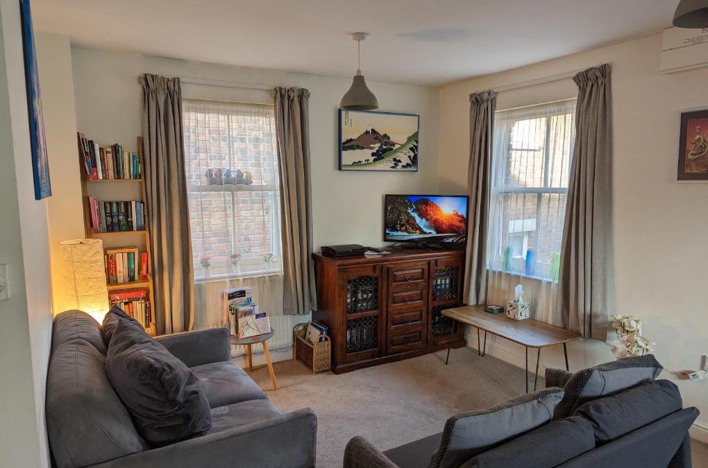 Glastonbury Apartment | Namastay-Central Glastonbury
