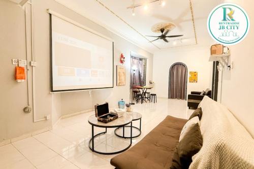 Taman Daya House | Nana Suite at Taman Daya By Rentradise