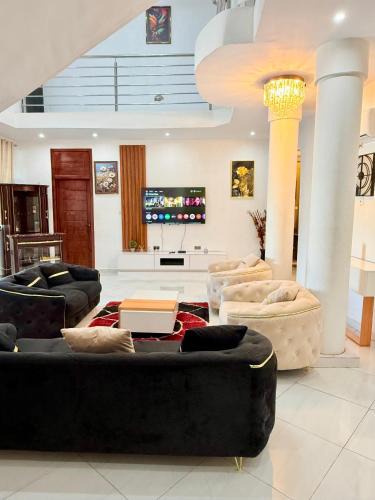 Kumasi Villa | Nanani Luxury Villa