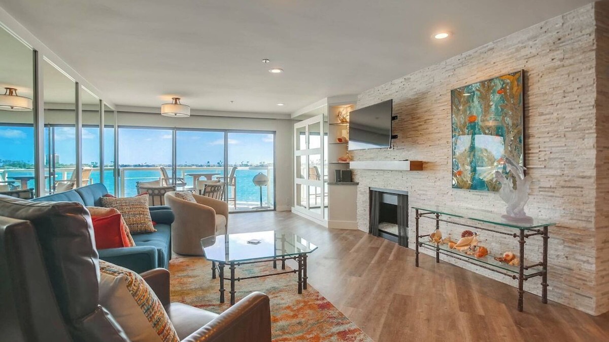 Crown Point Condo | Nancy's Riviera Villa: Bayfront+beach+parking
