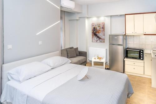 Ano Poli Apartment | Naos Studio with free private parking of stayinthess