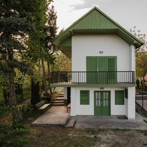 Pusztavacs Apartment | Napbogár Vendégház