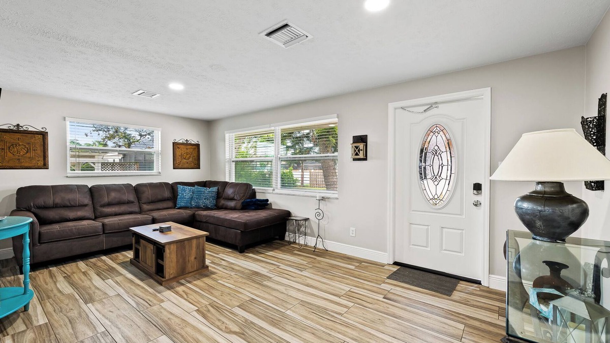 Naples Park Apartment | Naples Coastal Paradise Getaway By Vanderbilt Beach, Mercado and Whole Foods