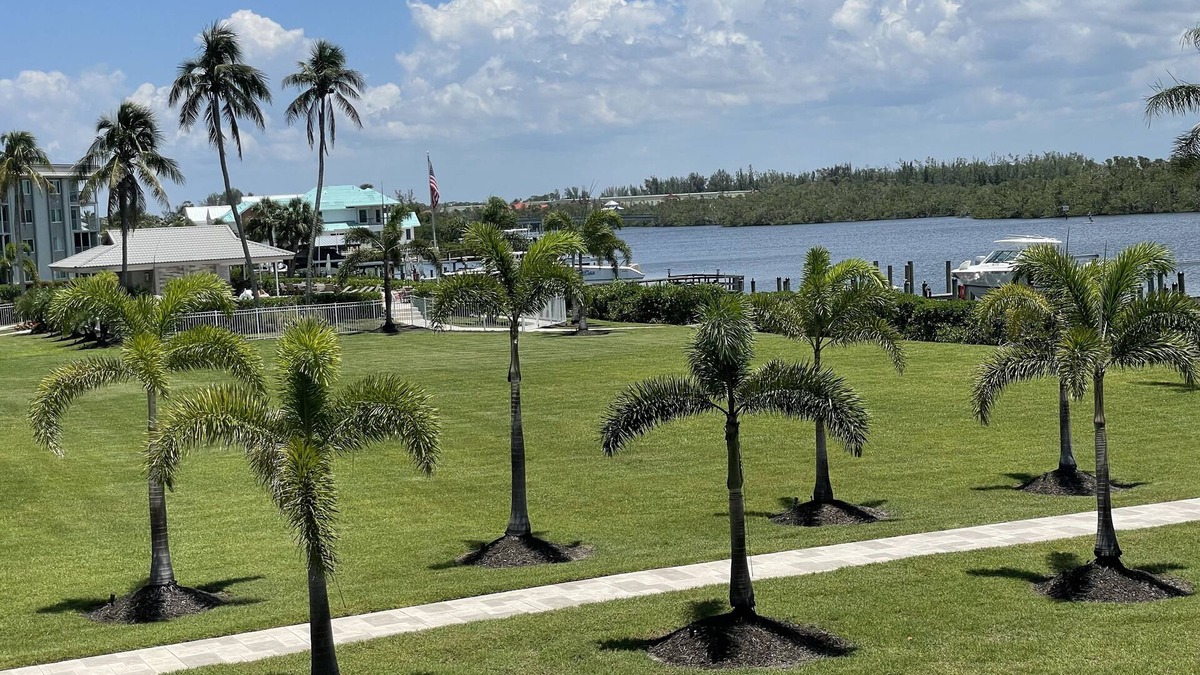 Redevelopment Area Condo | Naples Condo Paradise