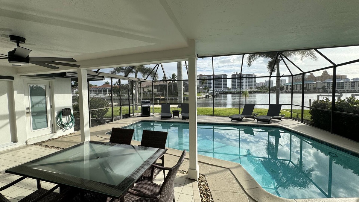 Connors House | Naples Fl. Vanderbilt Beach Waterfront- Magnificent Vanderbilt Bay!
