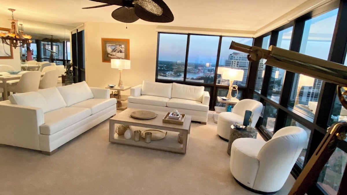 Park Shore Condo | Naples Gulf Front Penthouse/270 ° & Bay Views/PVT Beach Access/Massive Lanai