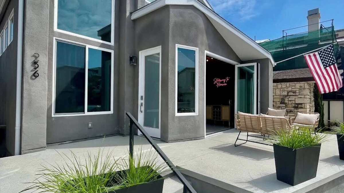 Harbor House | Naples Island rooftop deck/bbq AC & 2 car garage