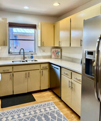 Naples Park House | Naples Park Cottage 106th 6 blocks off ocean
