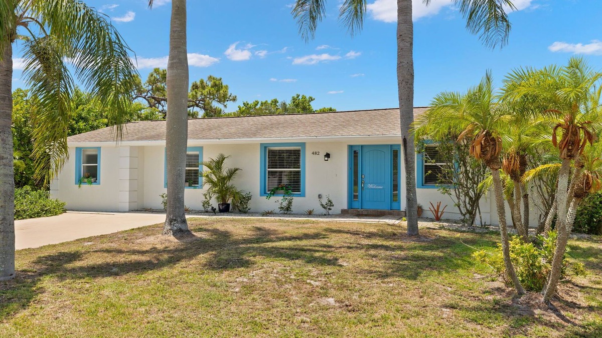 Connors House | Naples Park - Pool home, walking distance to the beach, on the canal, pets ok!