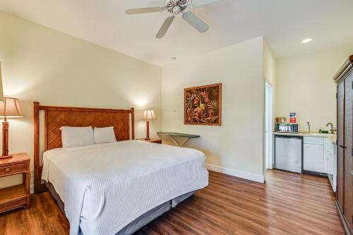 Naples Apartment | Naples Vacation Rental Studio in Resort Community