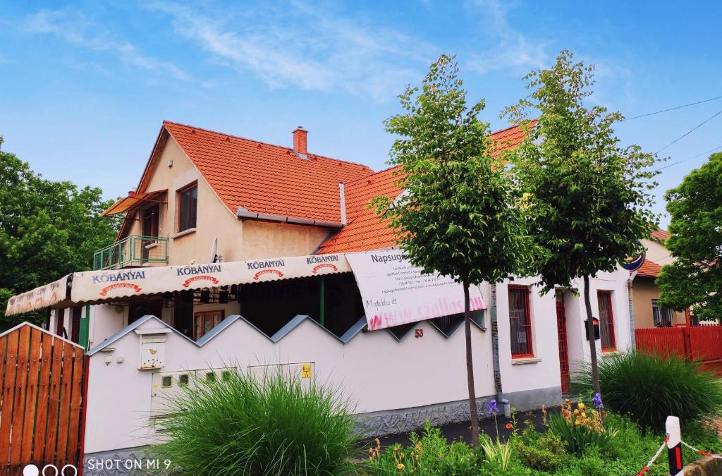 Ujkigyos House | Napsugár Vendégház