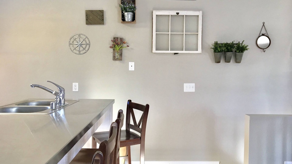 Soldotna House | Narrow Road Townhouse