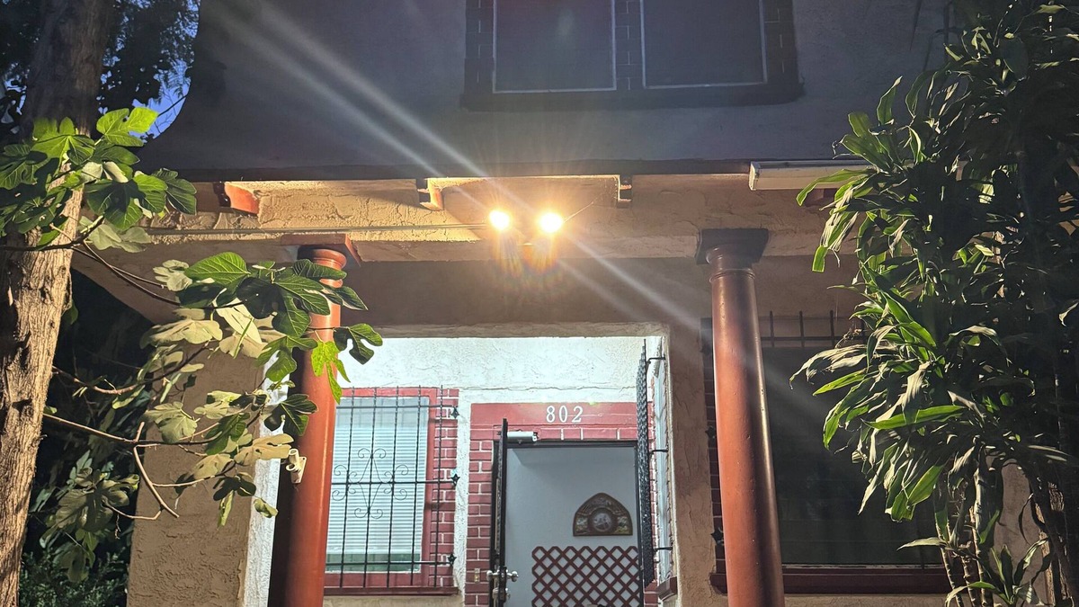 Downtown Los Angeles House | Naryn Guest house