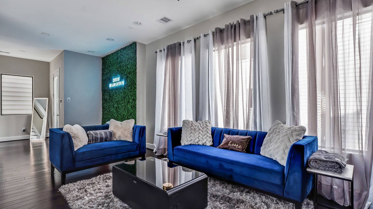 East Downtown Houston House | Nasa/Selena/HTX Themed Trilllogy✨ Modern H in East Downtown- IG Worthy