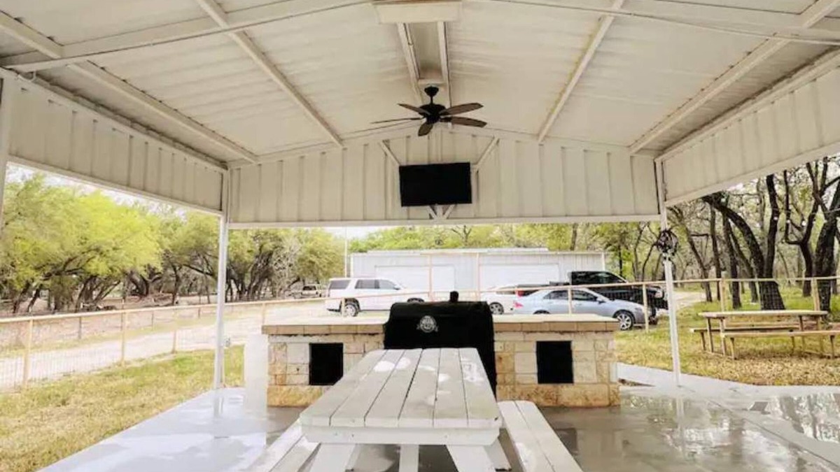 Medina County House | Natalia TX. Family Getaway!