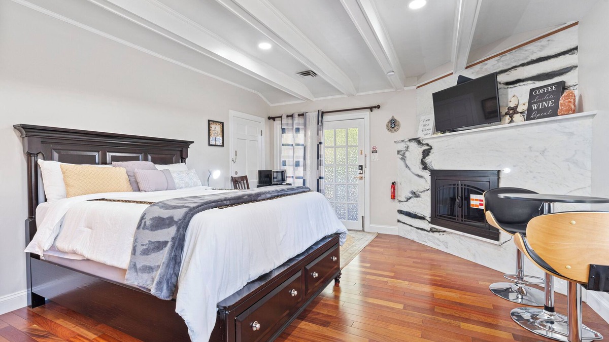 National Harbor Bed & Breakfast | National Harbor Property 1