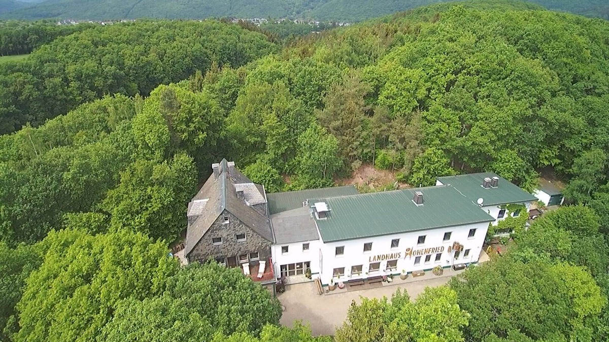 Schleiden House | NATUR PUR right next to the Eifelsteig trail