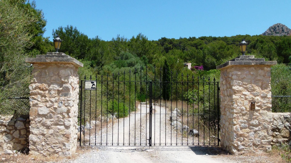 Capdepera House | NATURAL STONE FINCA NEAR THE BEACH WITH POOL ON NATURE RESERVE 7000 SQM LAND