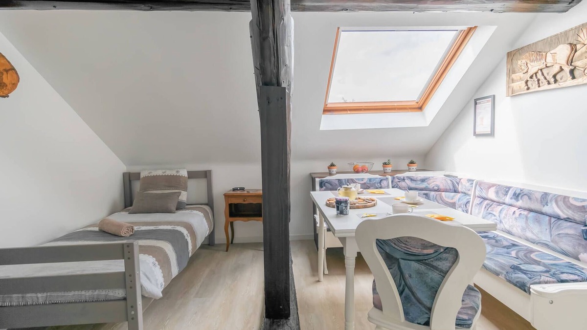 Puttelange-aux-Lacs Apartment | Natural Wood Apartment