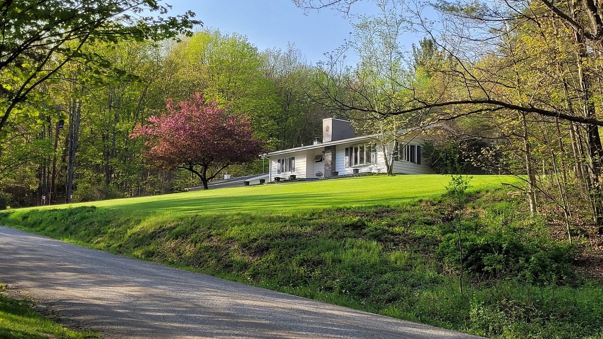 Beaver Dams House | Natural Wonderland Hiking and Waterfalls in FLX