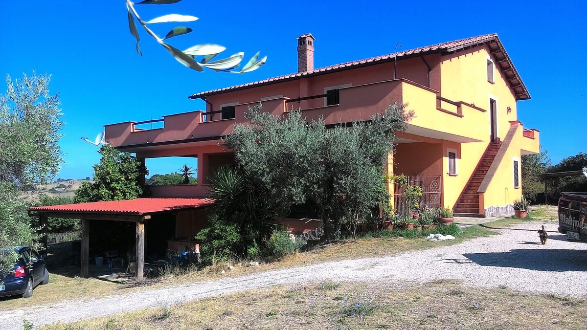 Montopoli di Sabina House | Nature and music in the Sabine countryside
